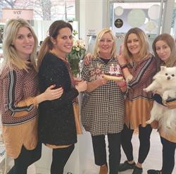 Horario de apertura Peluqueria Unisex - Salon de Belleza Amparo Lozal, Valencia
