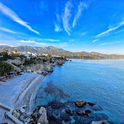 Horario de apertura Menyber, Nerja