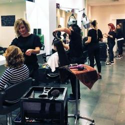 Horario de apertura Torres Peluqueros, Peluquería y Estética, Roldán