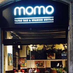 Momo Avinyó I Restaurant de tapas Barri Gòtic en Barcelona (Ciutat Vella) - Horario de apertura