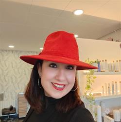 Horario de apertura Mar Lugué peluquería estética láser barber shop Barcelona, Vilanova del Valles
