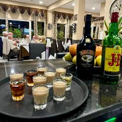 Horario de apertura Bay Leaf, Albir