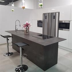Horario de apertura Cocinas Llorente, Dos Hermanas