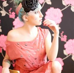 Horario de apertura Divine Showroom, Pinto