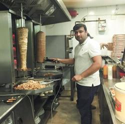 Horario de apertura Istanbul Doner Kebab & Pizzeria, Santa Coloma de Gramenet