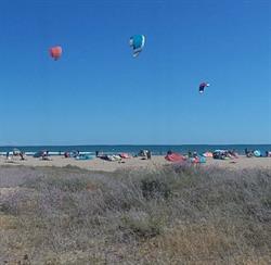 Horario de apertura Zona kitesurf Castelldefels,