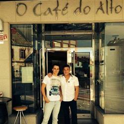 Horario de apertura O cafe do alto, Narón