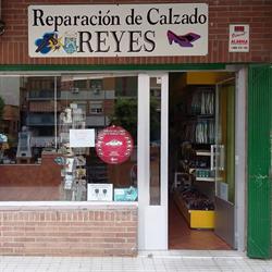 Horario de apertura Reparación de calzados reyes, Plasencia