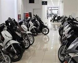 Horario de apertura Q store.Concesionario Oficial Quadro.Vehicles Uveene., Barcelona