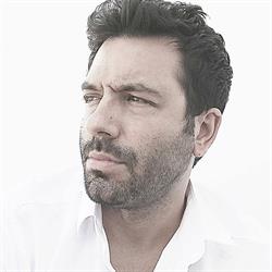 Estudio Francis De La Rosa en Granada (Centro) - Horario de apertura