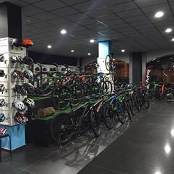 Horario de apertura Im Bikes, Baza