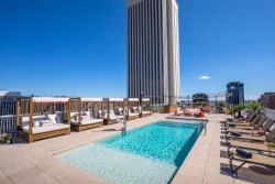 Horario de apertura Canopy by Hilton Madrid Castellana, 