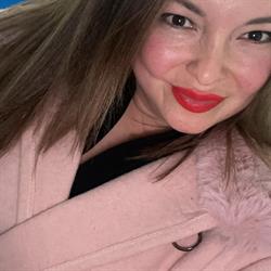 Horario de apertura Centro Médico estético Claudia Posligua, Plasencia