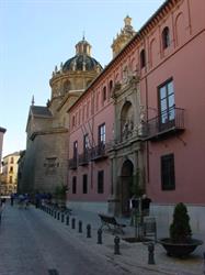 Real Colegio Mayor San Bartolomé y Santiago en Granada (Centro) - Horario de apertura