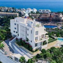 Horario de apertura Reque+Gallego Arquitectos. Marbella,