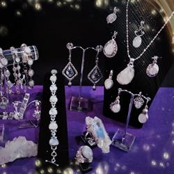 Horario de apertura Luna de Plata. Silvia Amores. Platería, Joyería, Torrelavega