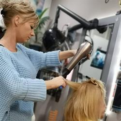 Horario de apertura Peluqueria Sara Stylo y Manicura Hermanas Lara, Antequera