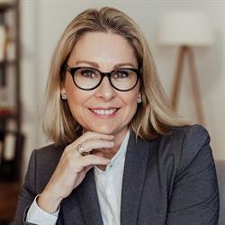 Carol Marín en Sevilla (Los Remedios) - Horario de apertura