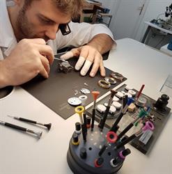 Horario de apertura Watch Repair Center Belmonte, since 1965, Barcelona