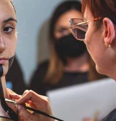 Horario de apertura Elena Mengual Esteticista y Maquilladora Profesional, Pego