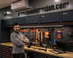 Horario de apertura Remolques y Enganches JAB, Almendralejo