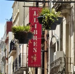 Horario de apertura La Plural. Llibreria, Vilanova i la Geltrú